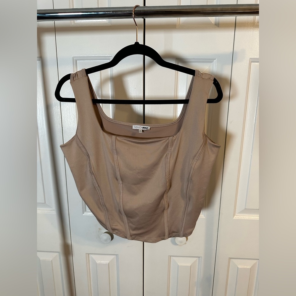 Fashion nova crop top